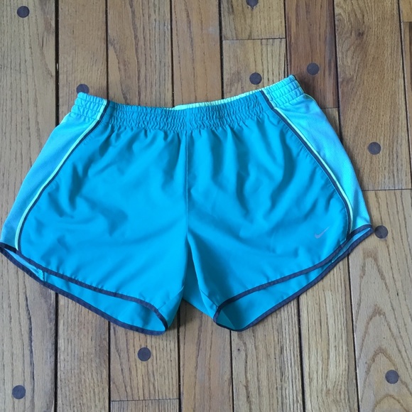 🏃🏻‍♀️🏃🏻‍♀️NIKE DRI FIT RUNNING SHORTS🏃🏻‍♀️ - Picture 1 of 4